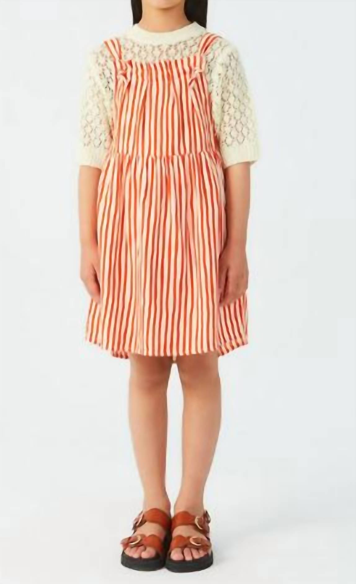 Детское платье-сарафан в красно-белую полоску Compañía Fantástica
Детское платье-сарафан в красно-белую полоску Compañía Fantástica