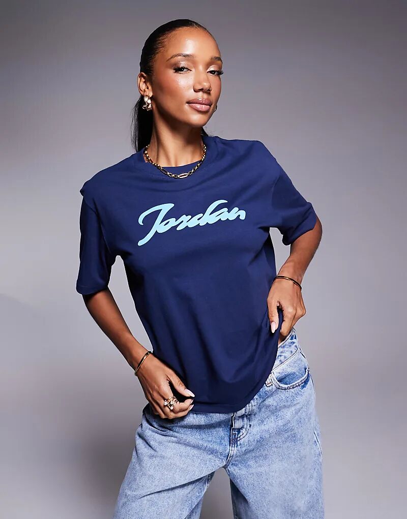 Футболка с графическим принтом в темно-синем цвете Jordan
Футболка с графическим принтом в темно-синем цвете Jordan