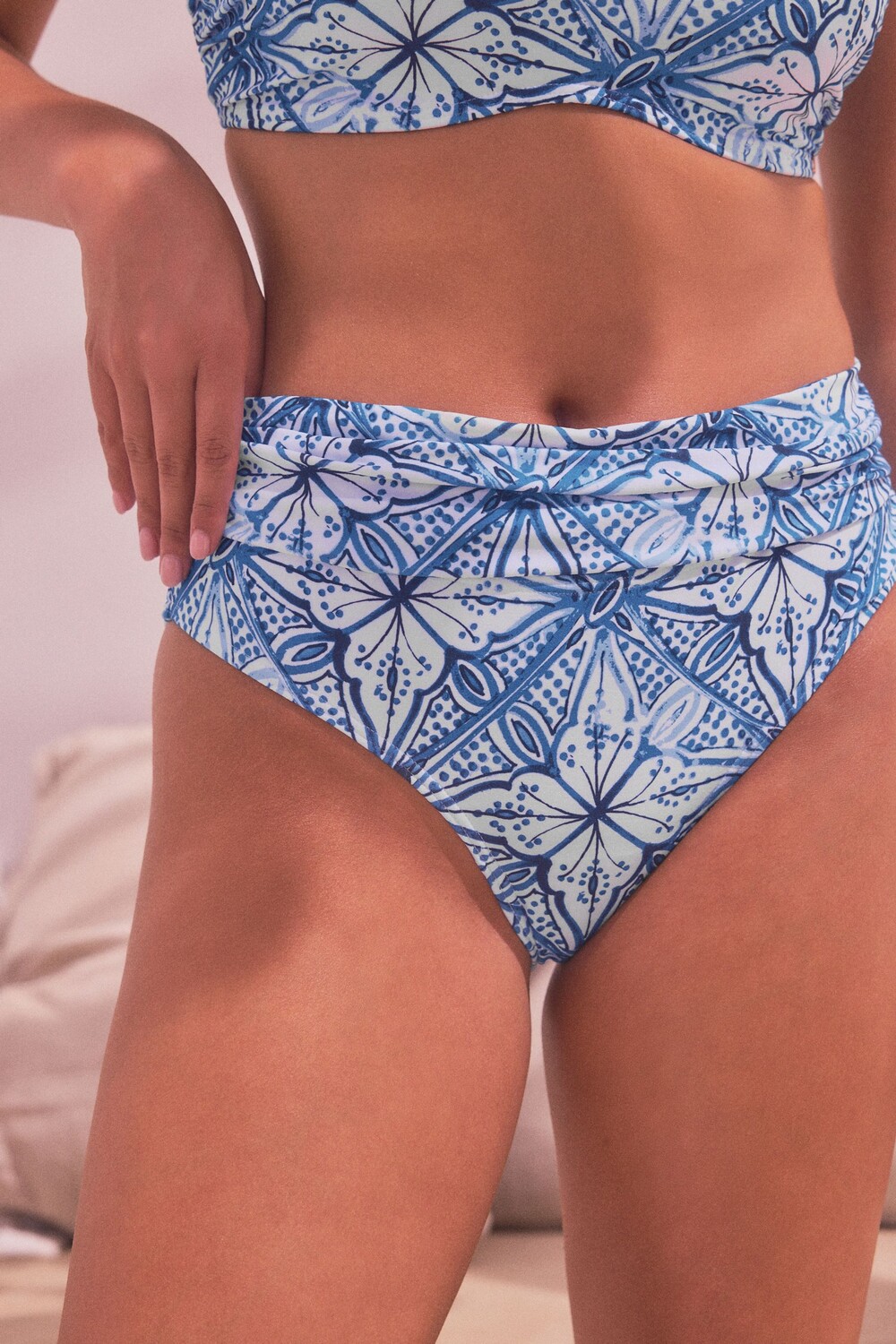 Bikini Bottom Next, синий
Bikini Bottom Next, синий