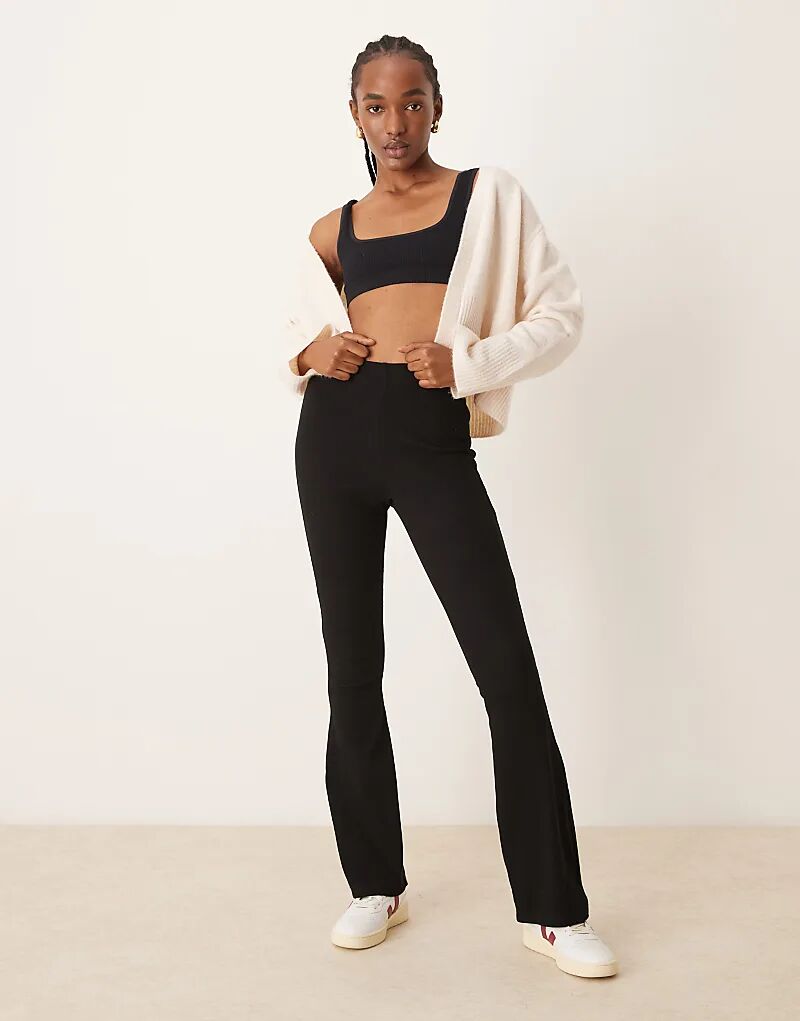 Леггинсы с резинкой в рубчик черного цвета River Island
Леггинсы с резинкой в рубчик черного цвета River Island