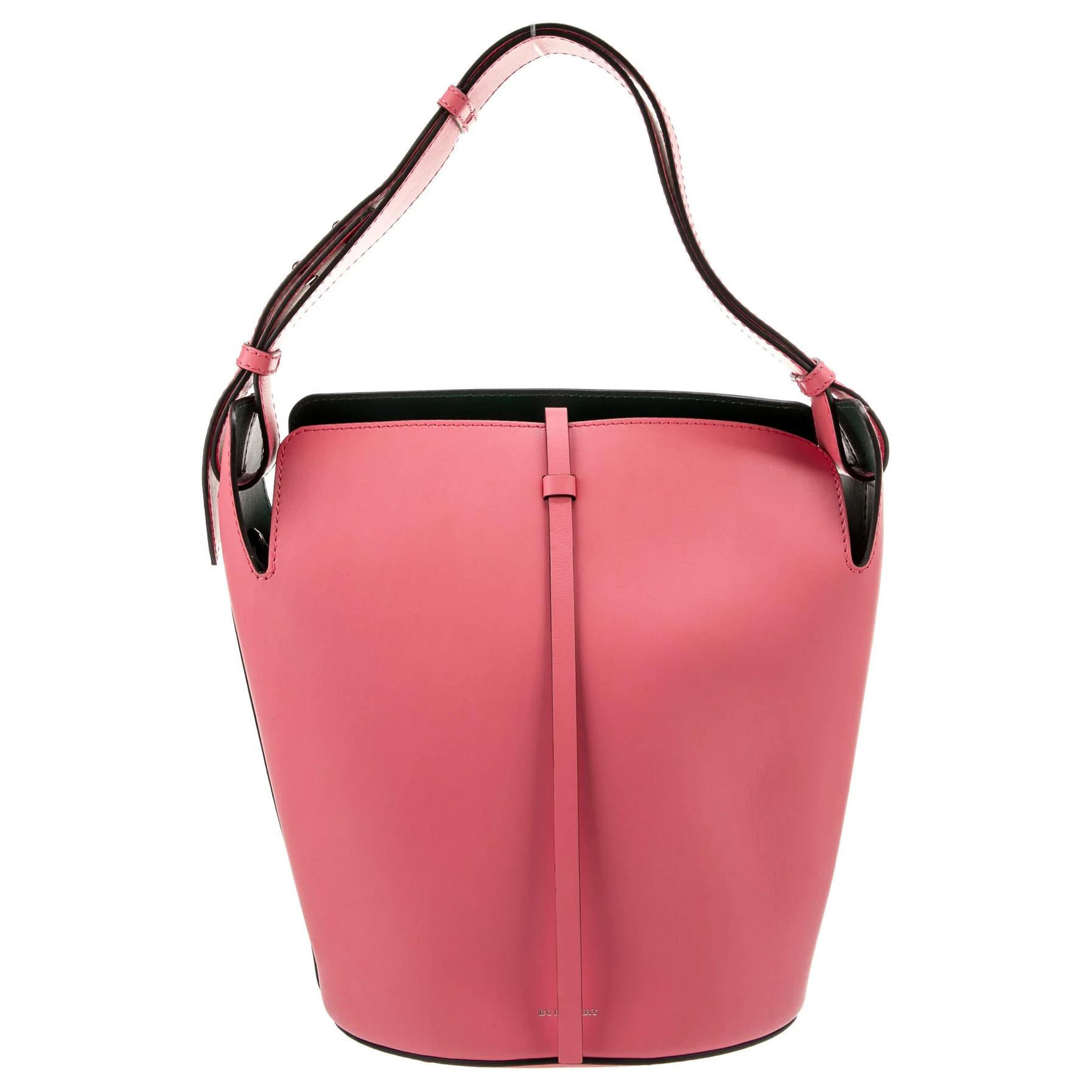 Burberry Сумка
Burberry Сумка