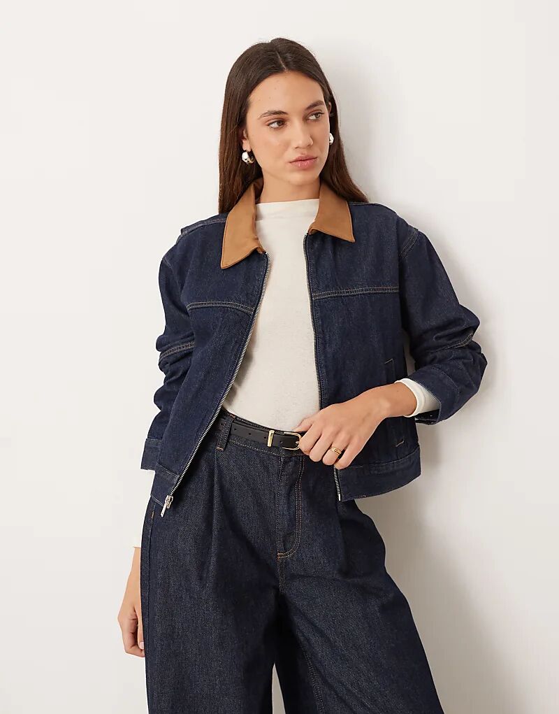 Джинсовая куртка Abercrombie & Fitch с контрастным воротником цвета индиго
Джинсовая куртка Abercrombie & Fitch с контрастным воротником цвета индиго