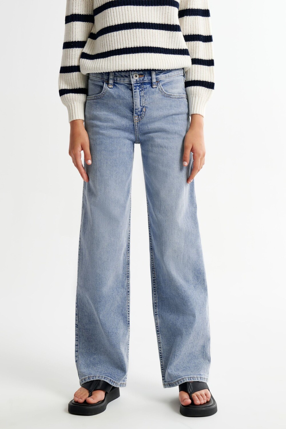 Джинсы широкого кроя Abercrombie & Fitch, синий
Джинсы широкого кроя Abercrombie & Fitch, синий