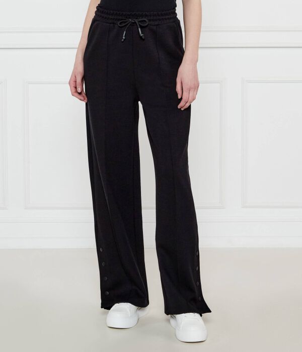 Спортивные штаны женские Patrizia Pepe свободные, черный
Спортивные штаны женские Patrizia Pepe свободные, черный