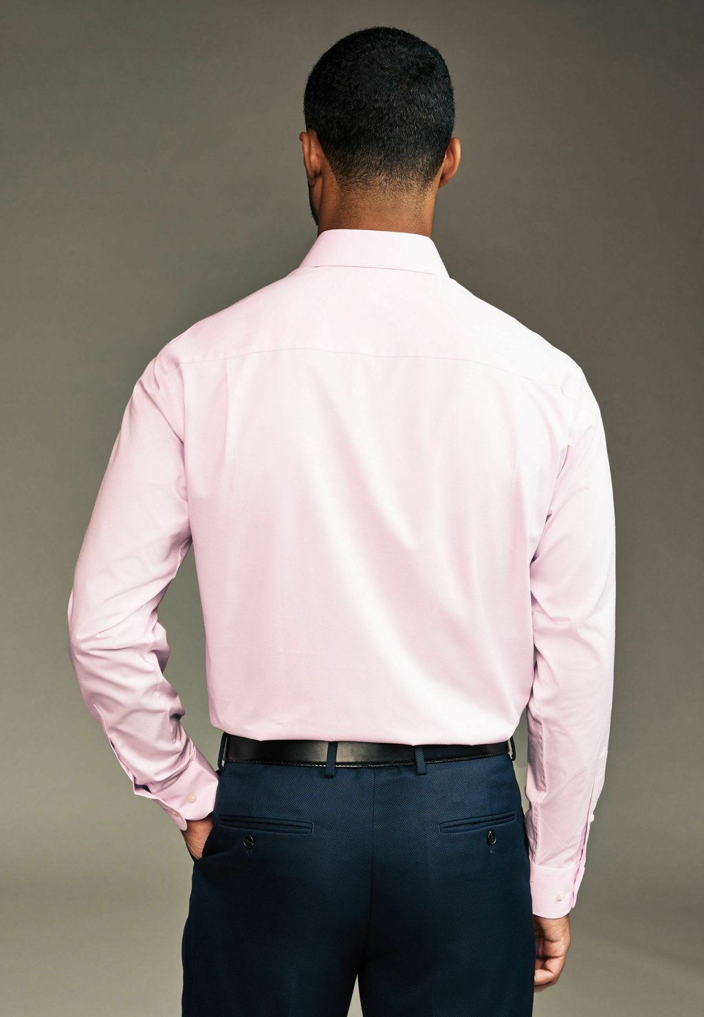Официальная рубашка FIT SINGLE CUFF EASY CARE TWILL WITH CUTAWAY COLLAR. REGULAR FIT Next, розовый
Официальная рубашка FIT SINGLE CUFF EASY CARE TWILL WITH CUTAWAY COLLAR. REGULAR FIT Next, розовый
