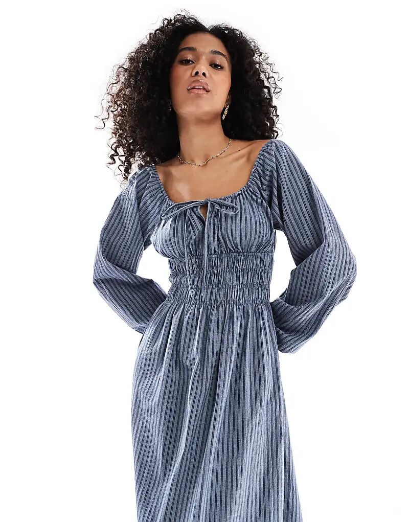 Платье макси Daisy Street с завязками спереди, длинными рукавами и сборками в светло-голубую полоску
Платье макси Daisy Street с завязками спереди, длинными рукавами и сборками в светло-голубую полоску