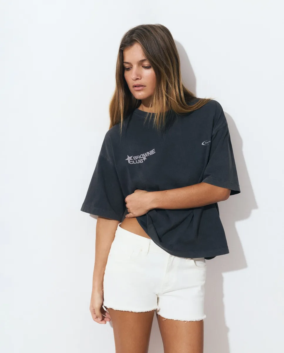 Женская футболка с рисунком на спине Brownie, черный
Женская футболка с рисунком на спине Brownie, черный