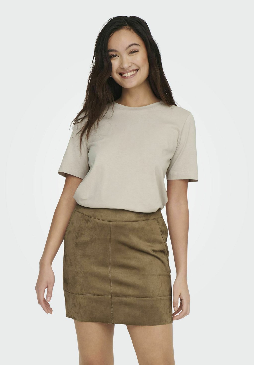 Базовая футболка EINFARBIGES ONLY, серебристый
Базовая футболка EINFARBIGES ONLY, серебристый