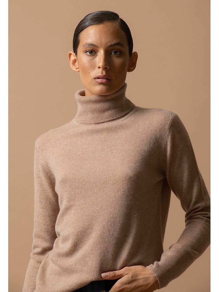 Perfect Cashmere Кашемировый свитер с высоким воротником "Эшли" бежевого цвета
Perfect Cashmere Кашемировый свитер с высоким воротником "Эшли" бежевого цвета