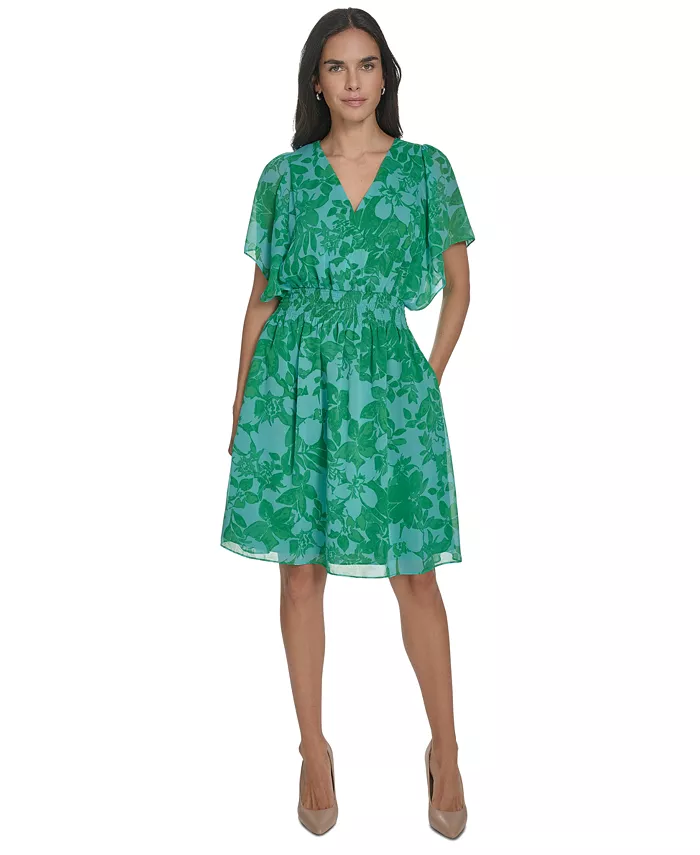 Платье из шифона с V-образным вырезом и присборенной талией Petite Jessica Howard, зеленый
Платье из шифона с V-образным вырезом и присборенной талией Petite Jessica Howard, зеленый