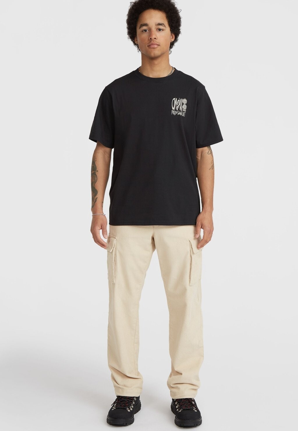 Принт на футболке SURF HEROES O'Neill, пестрый черный
Принт на футболке SURF HEROES O'Neill, пестрый черный