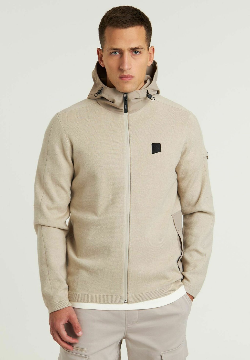 Кардиган LACE CHASIN', бежевый
Кардиган LACE CHASIN', бежевый