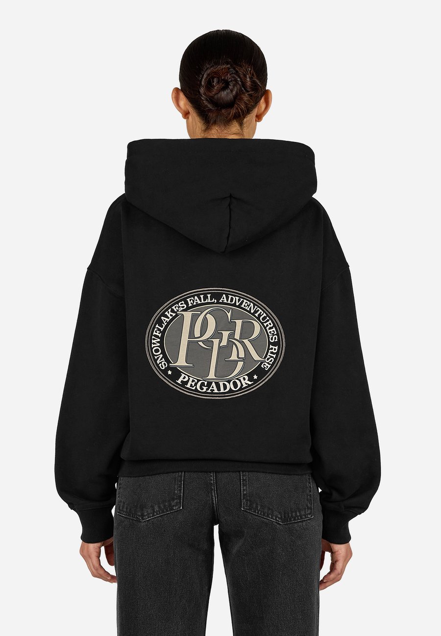 Худи Pegador AVERSA , Washed Black/Black Denim
Худи Pegador AVERSA , Washed Black/Black Denim