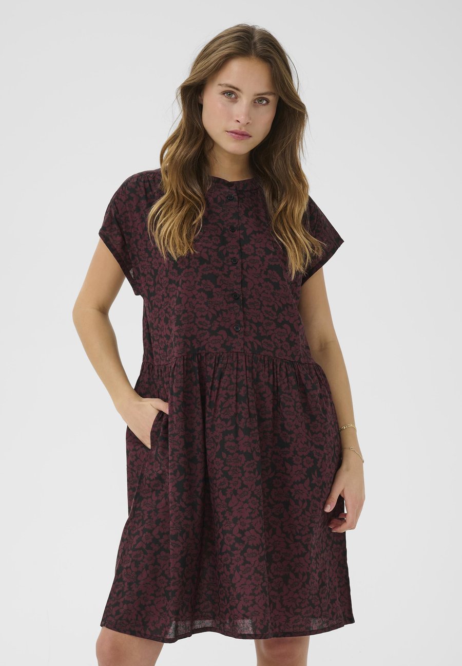 Платье Kaffe BEATHE, Fudge Black Flower Print/Brown
Платье Kaffe BEATHE, Fudge Black Flower Print/Brown