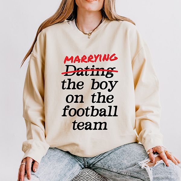 Футболка с принтом Marrying the boy on the football team Simply Sage Market, Ivory
Футболка с принтом Marrying the boy on the football team Simply Sage Market, Ivory