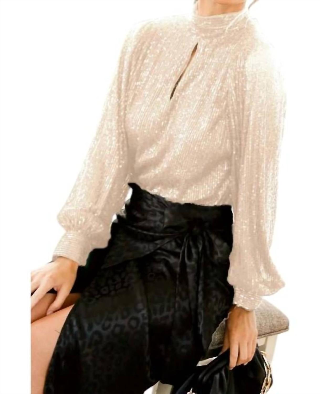 Топ Кайли с пайетками и замочной скважиной в серебристом цвете Vine & Love, серебряный
Топ Кайли с пайетками и замочной скважиной в серебристом цвете Vine & Love, серебряный