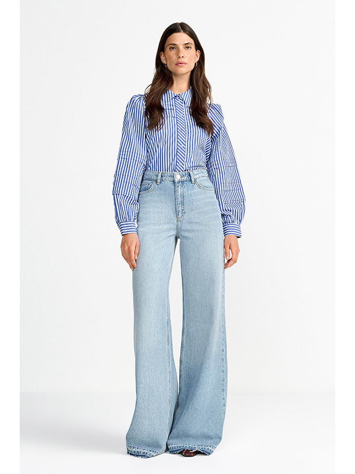 Джинсы - широкие - светло-голубого цвета Rich&Royal
Джинсы - широкие - светло-голубого цвета Rich&Royal