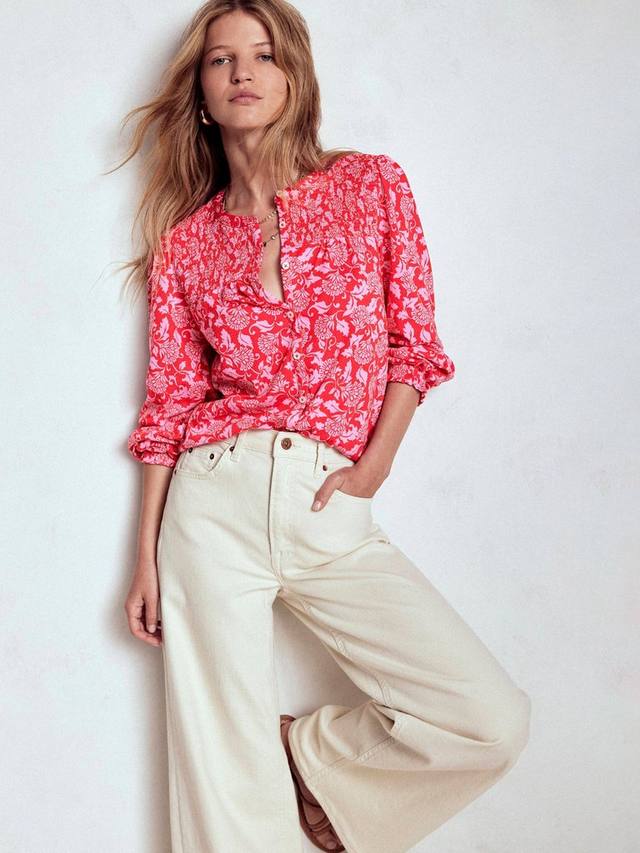 Футболка Elsa с цветочным принтом и присборенной кокеткой Boden, Red/Multi
Футболка Elsa с цветочным принтом и присборенной кокеткой Boden, Red/Multi