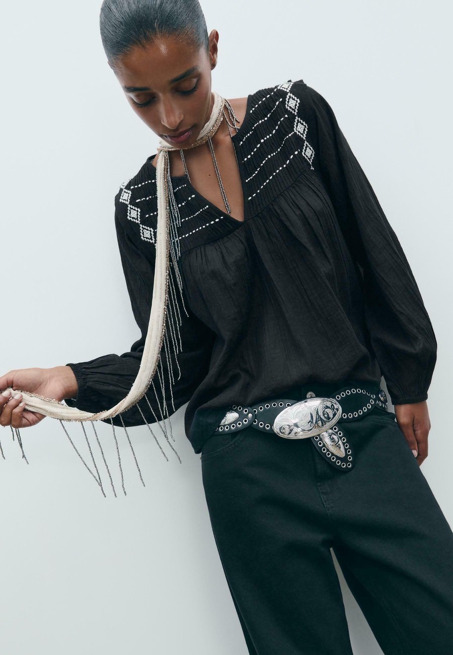 Блуза Stradivarius Blouse, Black
Блуза Stradivarius Blouse, Black