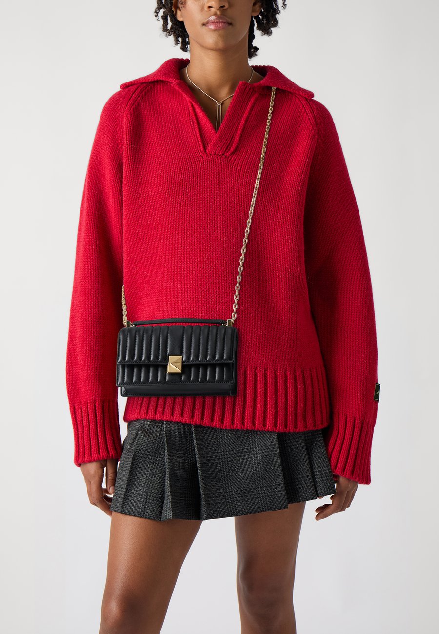 Сумка kate spade new york DECO MINI FLAP CHAIN CROSSBODY, Black
Сумка kate spade new york DECO MINI FLAP CHAIN CROSSBODY, Black