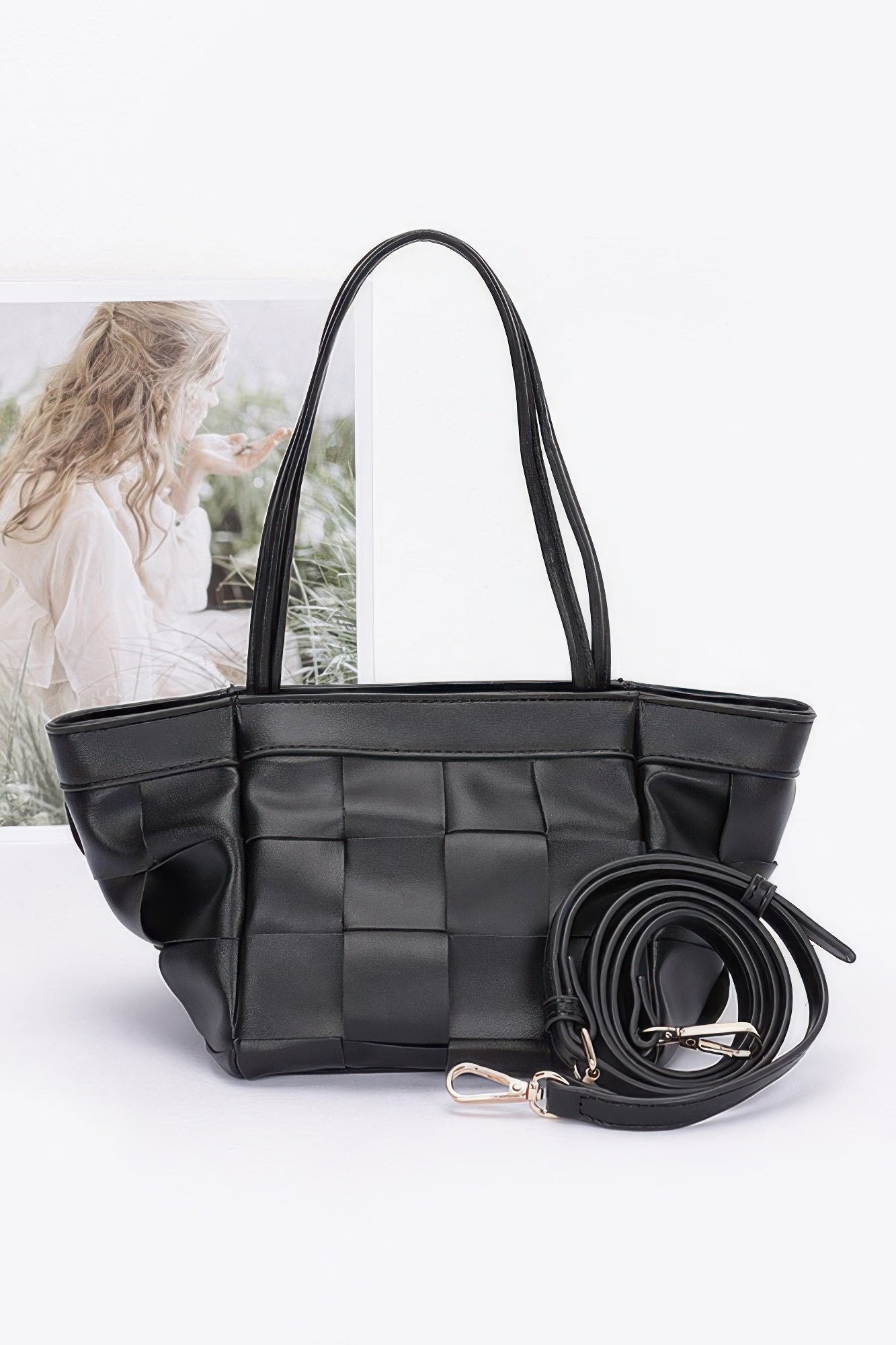 Искусственная кожа Плетеная сумка-тоут FASHNZFAB, черный
Искусственная кожа Плетеная сумка-тоут FASHNZFAB, черный