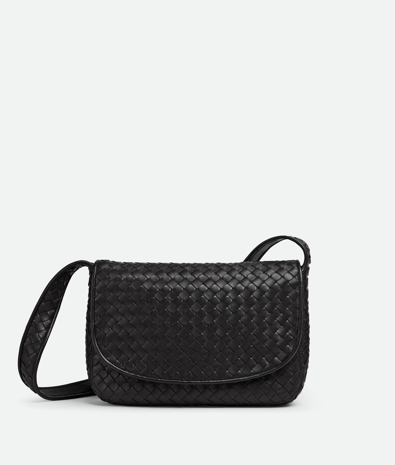Veneto flap messenger BOTTEGA VENETA, черный
Veneto flap messenger BOTTEGA VENETA, черный