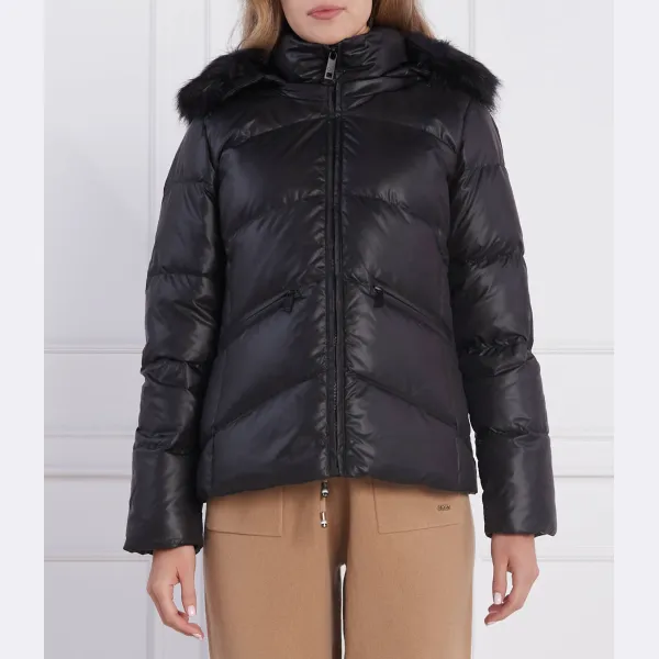 Пуховик стандартного кроя Calvin Klein, черный
Пуховик стандартного кроя Calvin Klein, черный