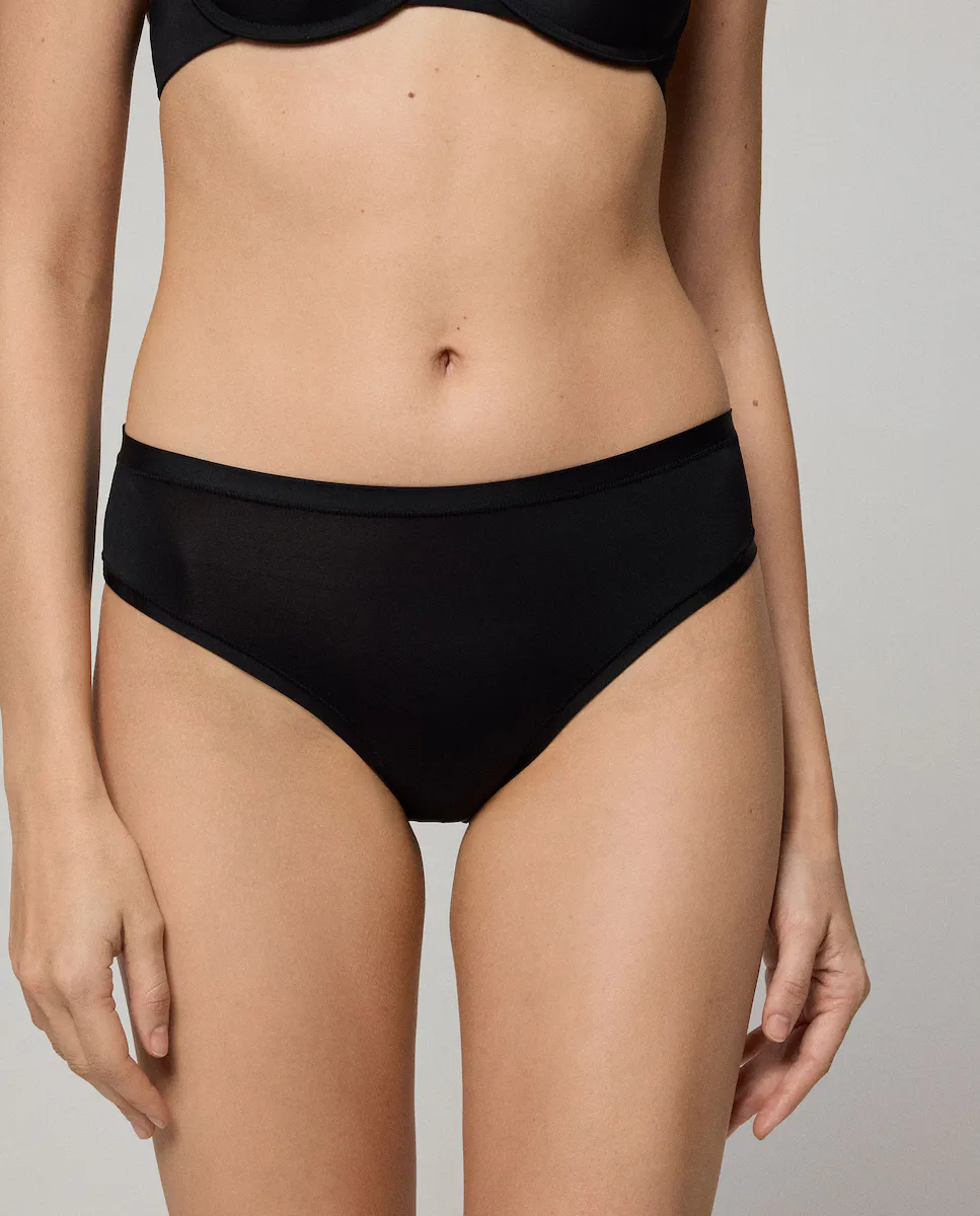 Комплект из 2-х базовых стрингов Ysabel Mora, чёрный
Комплект из 2-х базовых стрингов Ysabel Mora, чёрный