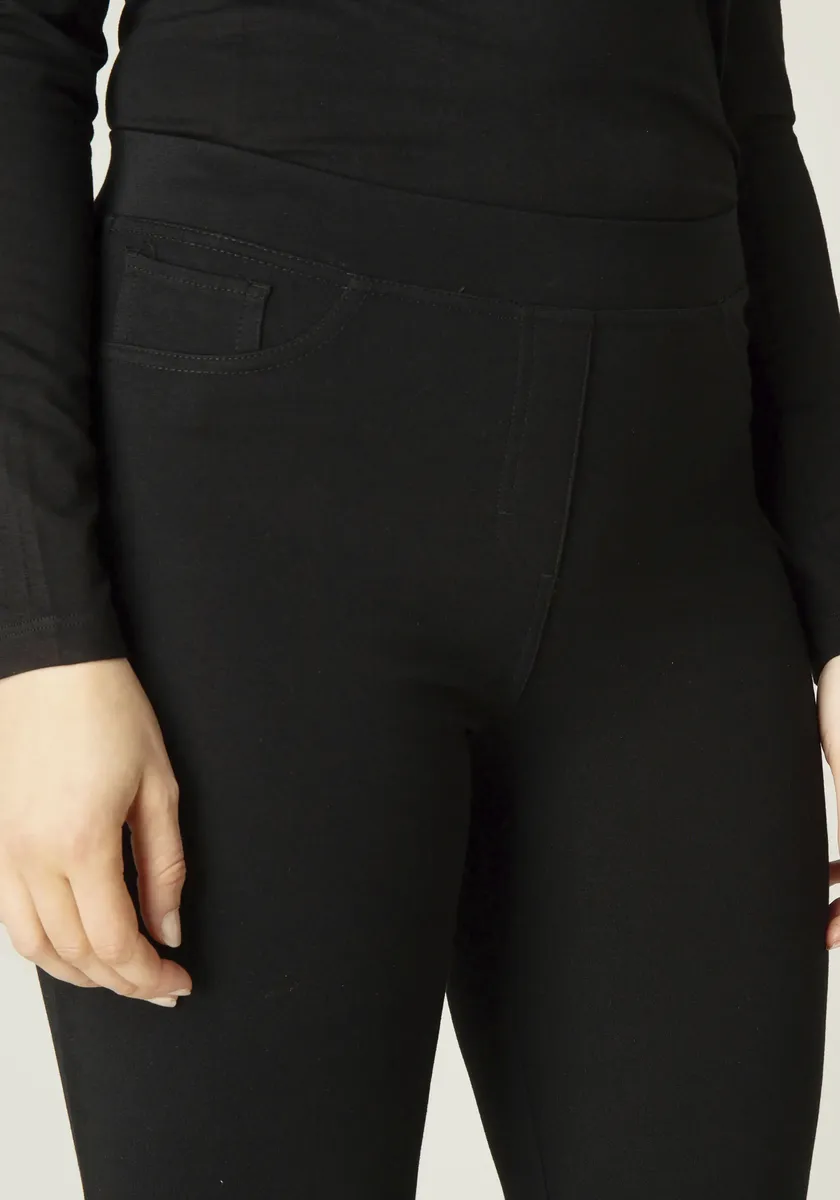 Джеггинсы базового уровня "Ornika", удобный материал, облегающий крой Base Level, черный
Джеггинсы базового уровня "Ornika", удобный материал, облегающий крой Base Level, черный