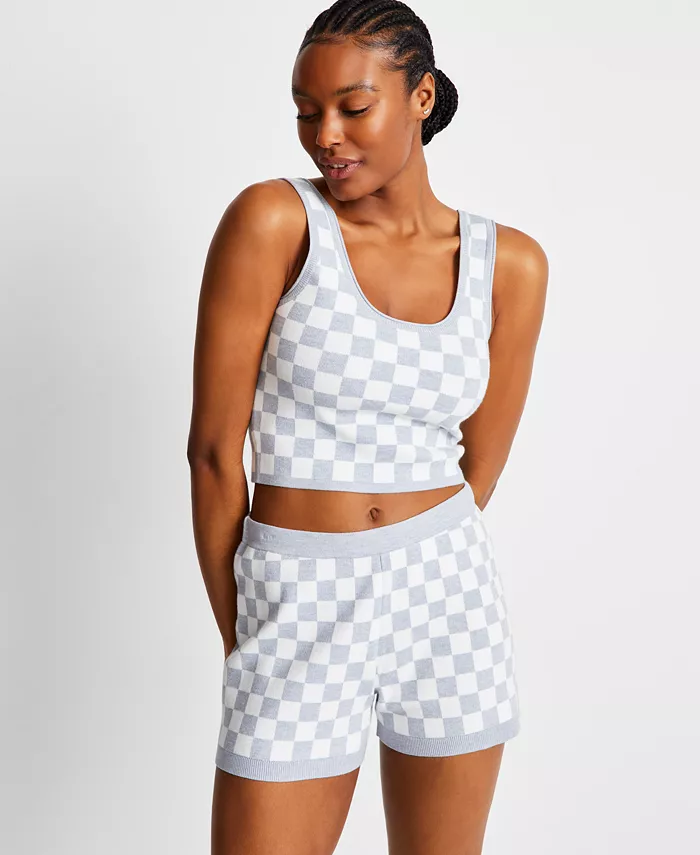 Женский комплект для отдыха с клетчатым бралеттом и шортами State of Day, серый
Женский комплект для отдыха с клетчатым бралеттом и шортами State of Day, серый