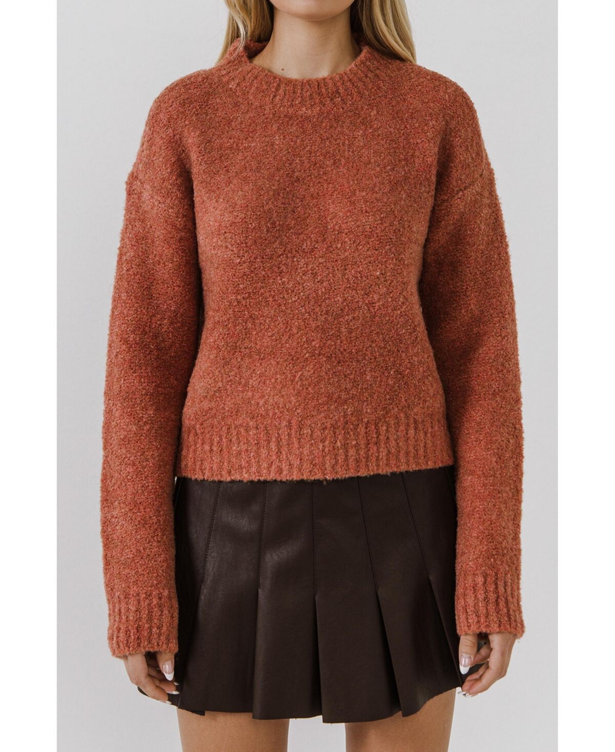 Женский уютный свитер с круглым вырезом English Factory
Женский уютный свитер с круглым вырезом English Factory