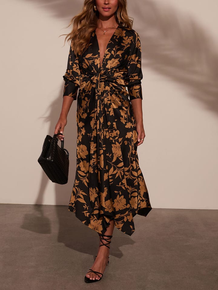 Длинное платье Milan Kiss
Длинное платье Milan Kiss