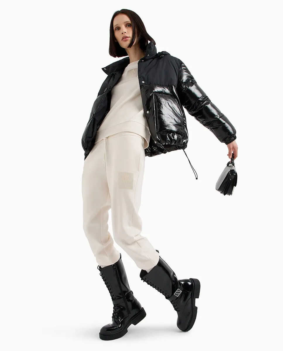 Женские спортивные брюки из вискозы с аквалангом Armani Exchange, цвет Blanco Hielo
Женские спортивные брюки из вискозы с аквалангом Armani Exchange, цвет Blanco Hielo