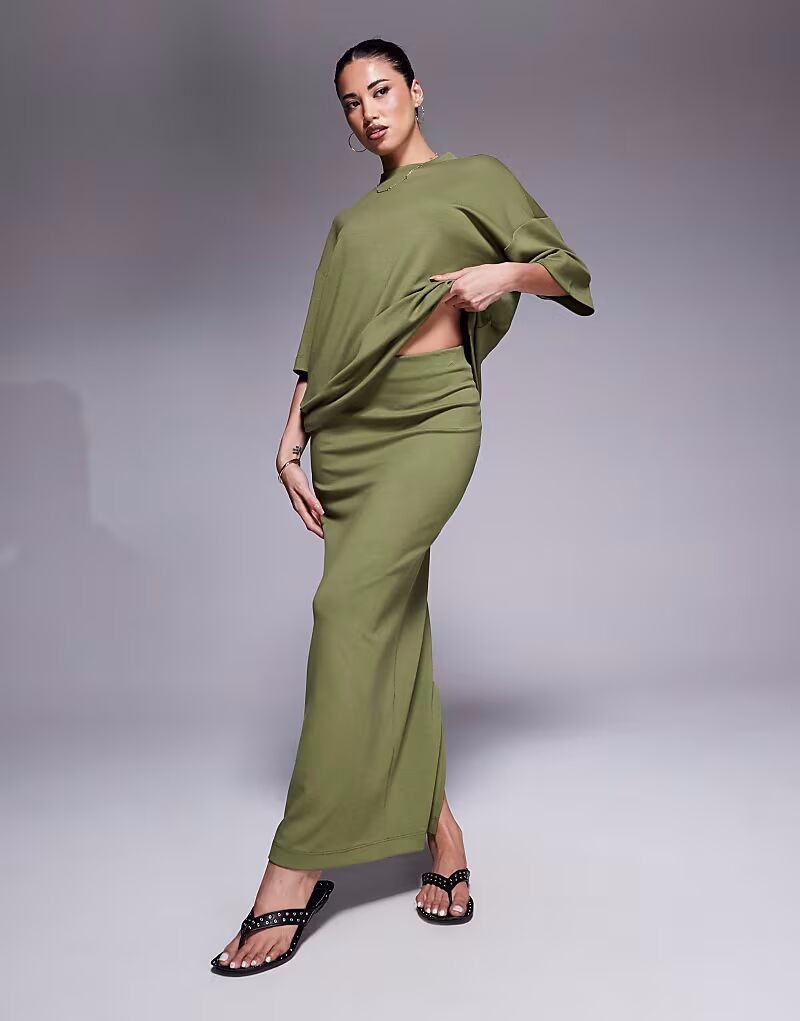 Юбка макси River Island из чистого неопрена цвета хаки 
Юбка макси River Island из чистого неопрена цвета хаки