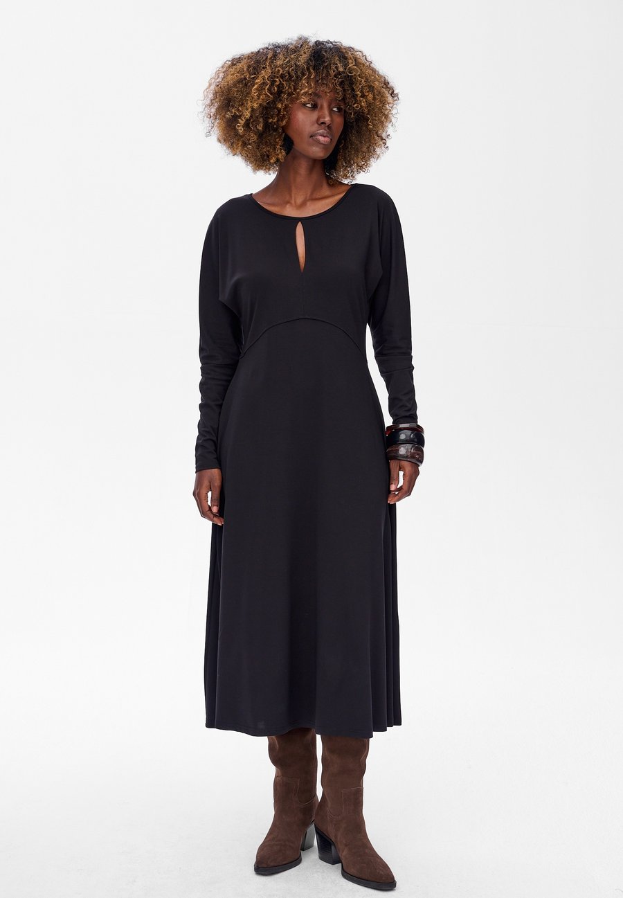 Платье blue shadow Jersey dress, Black
Платье blue shadow Jersey dress, Black