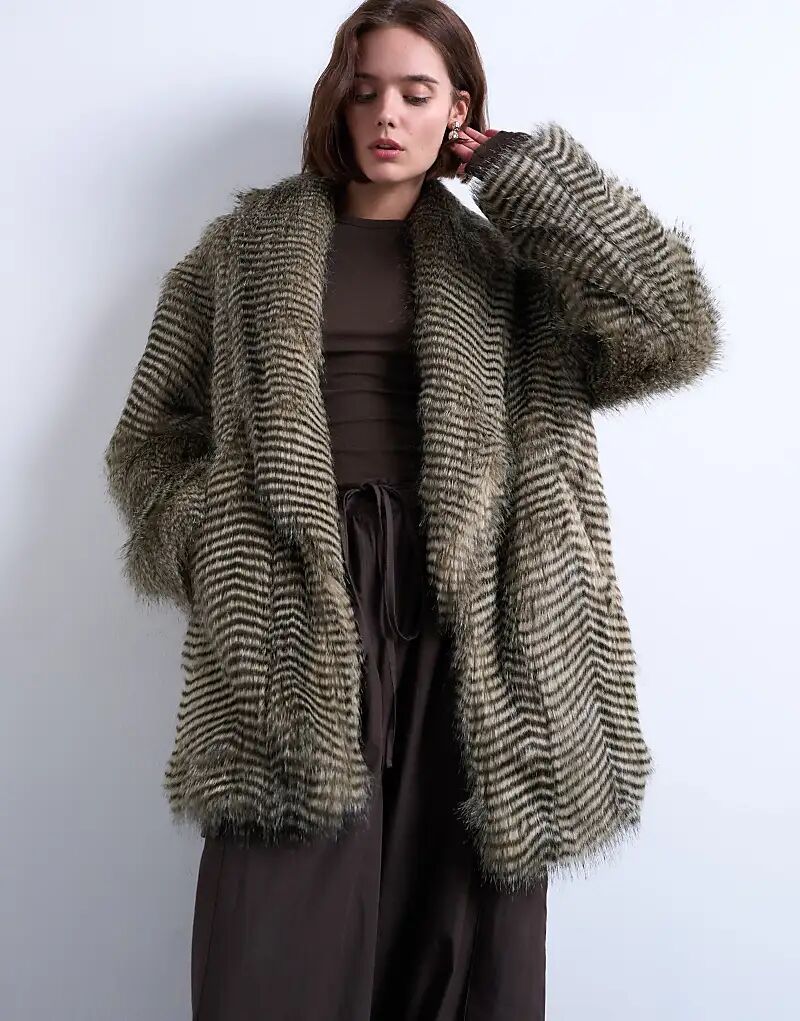 Пальто Topshop с имитацией однотонной полоски, шаль средней длины, черное
Пальто Topshop с имитацией однотонной полоски, шаль средней длины, черное