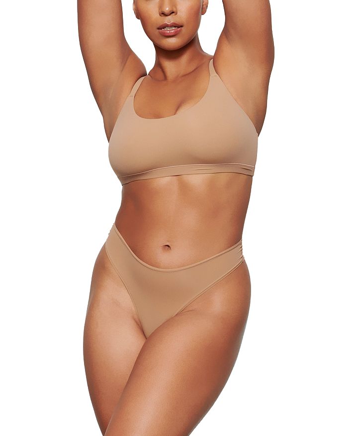 Бюстгальтер-бралетт с круглым вырезом Fits Everybody SKIMS, коричневый
Бюстгальтер-бралетт с круглым вырезом Fits Everybody SKIMS, коричневый