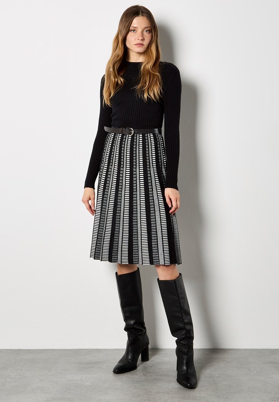 Платье Apricot CHECK, Black
Платье Apricot CHECK, Black