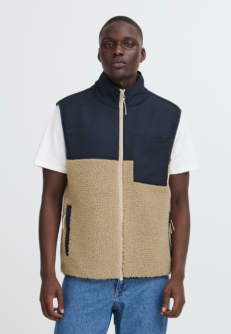 Куртка Blend BHERMIN TEDDY, Salute/Dark Blue
Куртка Blend BHERMIN TEDDY, Salute/Dark Blue