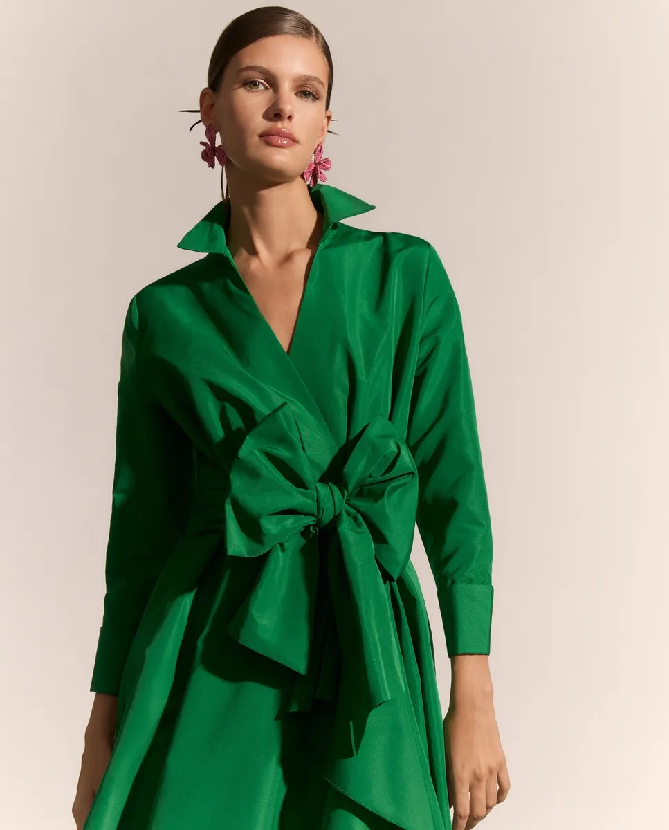 Длинное платье-рубашка с французскими рукавами Woman Fiesta El Corte Inglés, зеленый
Длинное платье-рубашка с французскими рукавами Woman Fiesta El Corte Inglés, зеленый