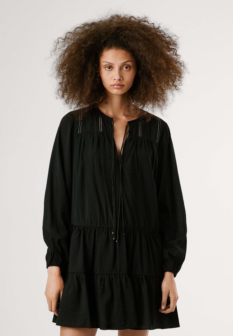 Платье Pepe Jeans PAULE , Black
Платье Pepe Jeans PAULE , Black