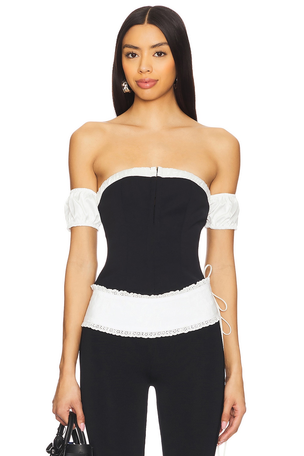 Топ Caitlyn с открытыми плечами More To Come, black
Топ Caitlyn с открытыми плечами More To Come, black