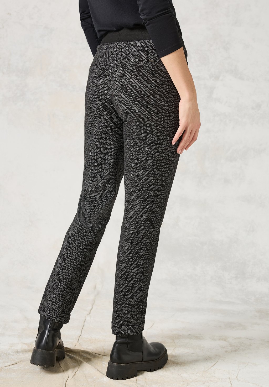 Спортивные брюки BEDRUCKTE Cecil, черный 
Спортивные брюки BEDRUCKTE Cecil, черный