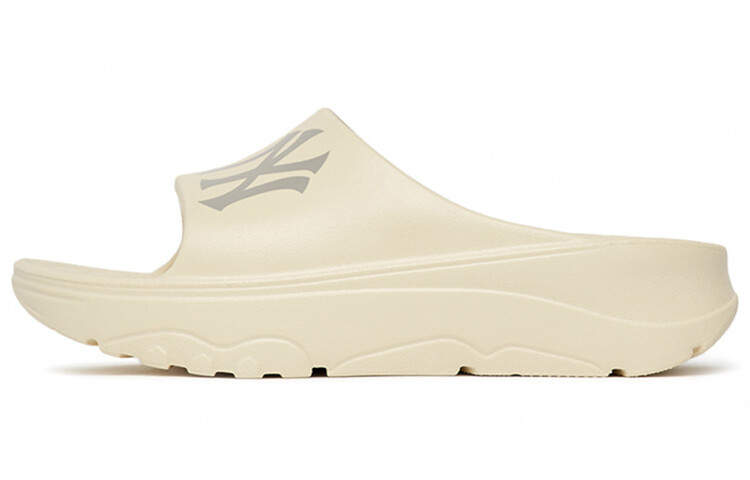 MLB Массивные шлепанцы-слайдеры унисекс
MLB Массивные шлепанцы-слайдеры унисекс