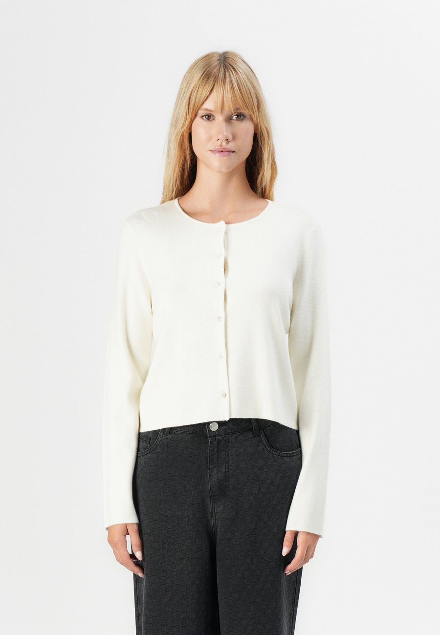 Кардиган Vero Moda VMKRISTI O NECK , Birch/Off-White
Кардиган Vero Moda VMKRISTI O NECK , Birch/Off-White