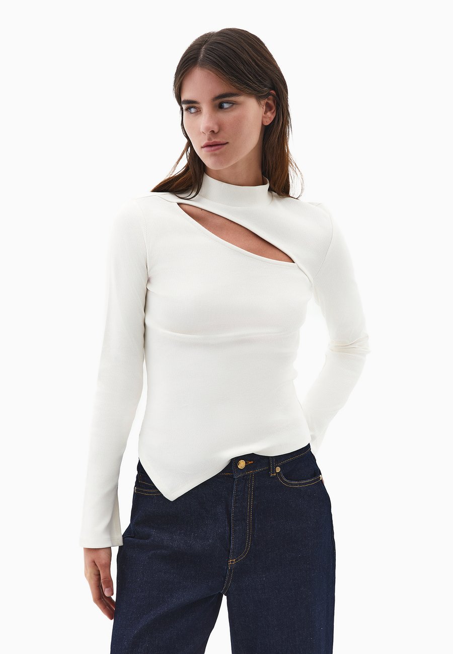 Топ OXXO CUT OUT DETAIL LONG SLEEVE, Ice Milk/Off-White
Топ OXXO CUT OUT DETAIL LONG SLEEVE, Ice Milk/Off-White