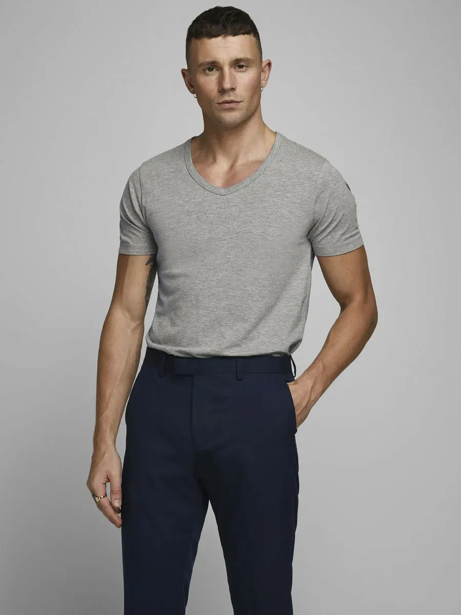 Футболка Jack & Jones "SLIM-FIT BASIC TEE V-NECK", с V-образным вырезом, серый
Футболка Jack & Jones "SLIM-FIT BASIC TEE V-NECK", с V-образным вырезом, серый