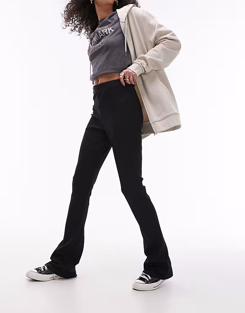 Узкие расклешенные брюки черного цвета Topshop
Узкие расклешенные брюки черного цвета Topshop