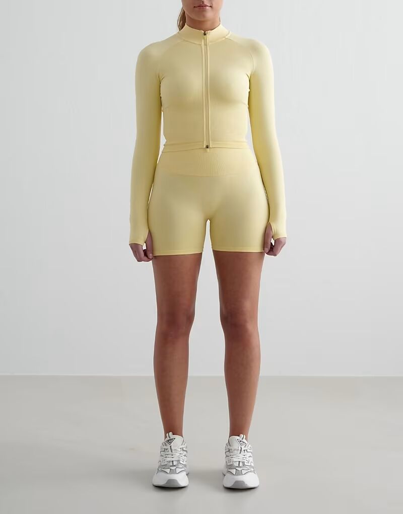 Бесшовные шорты Aim'n Mellow в светло-желтом цвете
Бесшовные шорты Aim'n Mellow в светло-желтом цвете