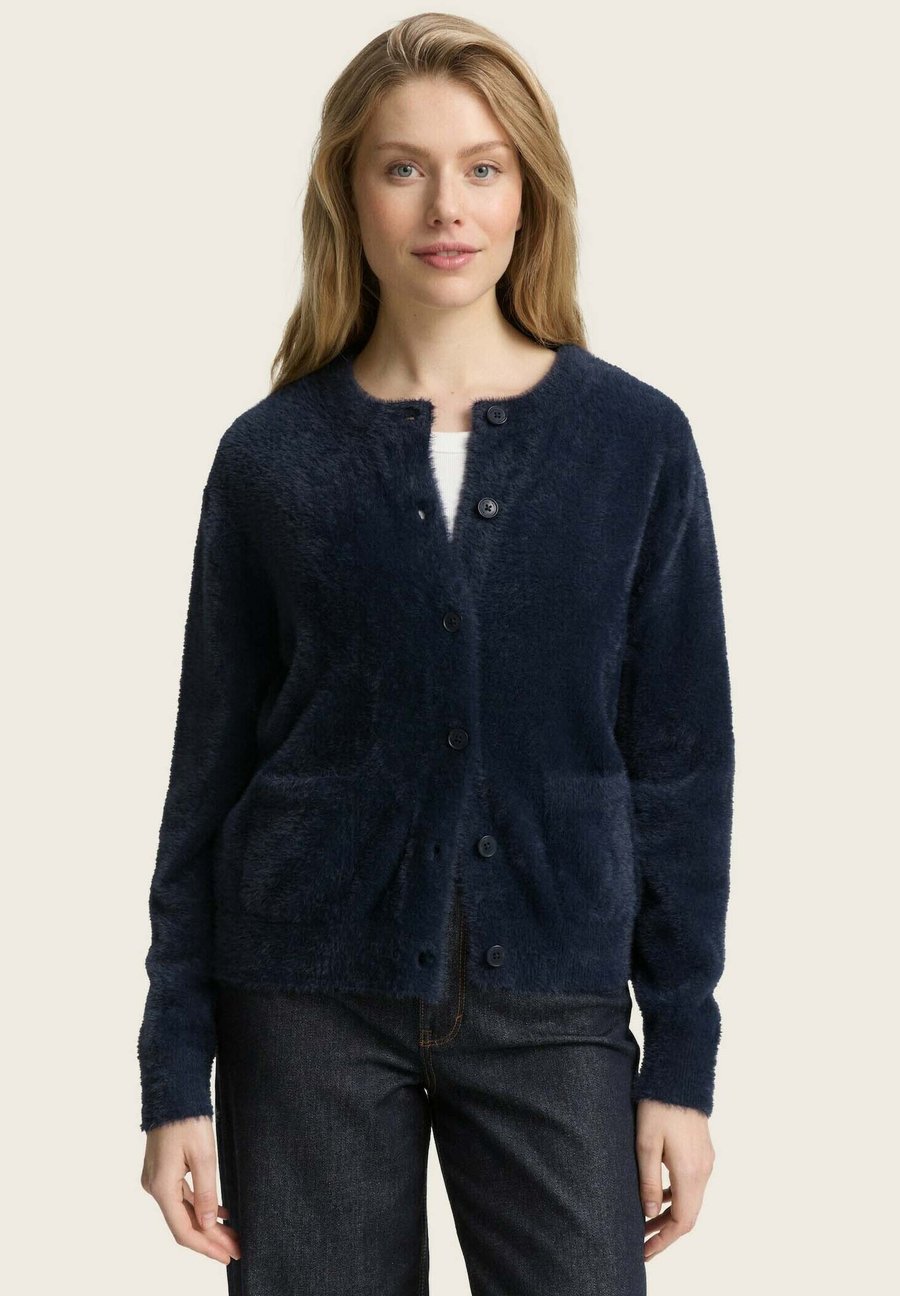 Кардиган TOM TAILOR MIT KNOPFLEISTE, Lunar Eclipse/Blue
Кардиган TOM TAILOR MIT KNOPFLEISTE, Lunar Eclipse/Blue